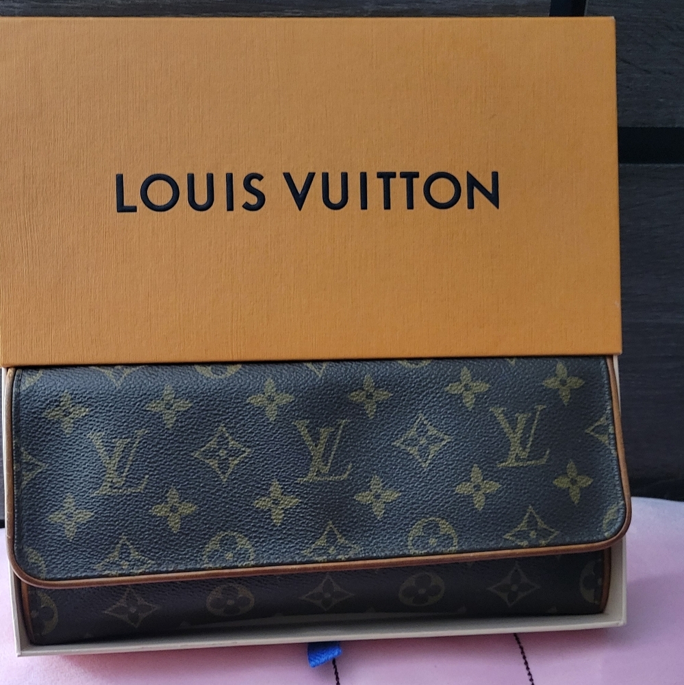 LV GM Pochette